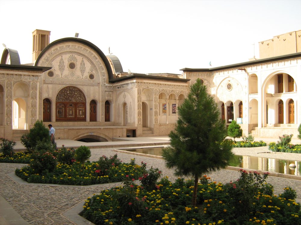 خانه طباطبایی ها