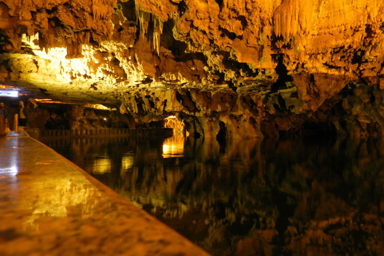 علیصدر طولانی ترین غار آبی جهان