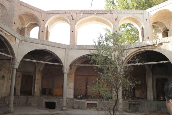 بازار و کاروانسرای شمس السلطنه نراق
