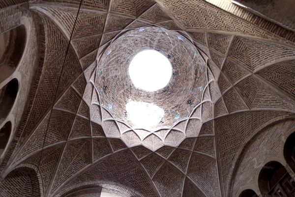 بازار و کاروانسرای شمس السلطنه نراق