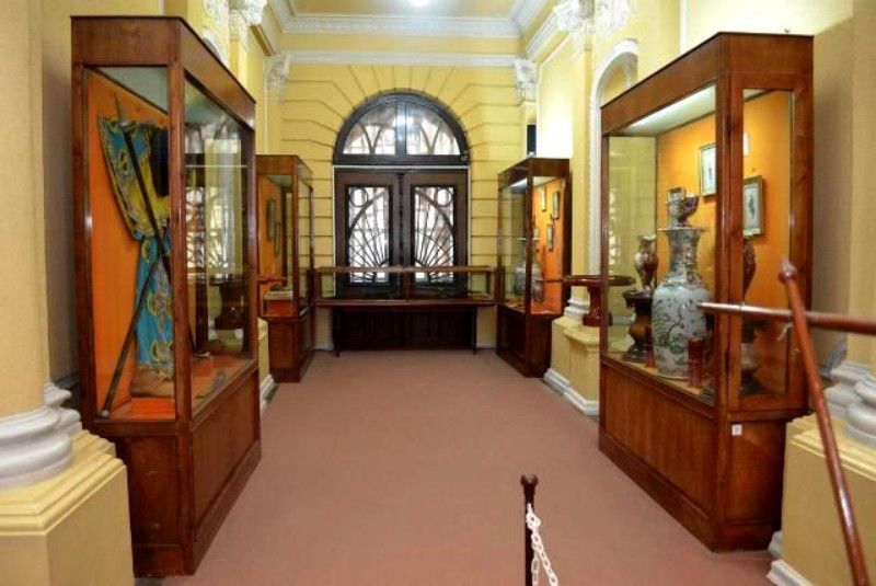 کاخ موزه نظامی میان پشته