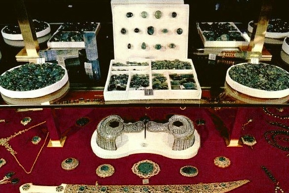 مجموعه باغ موزه نادری