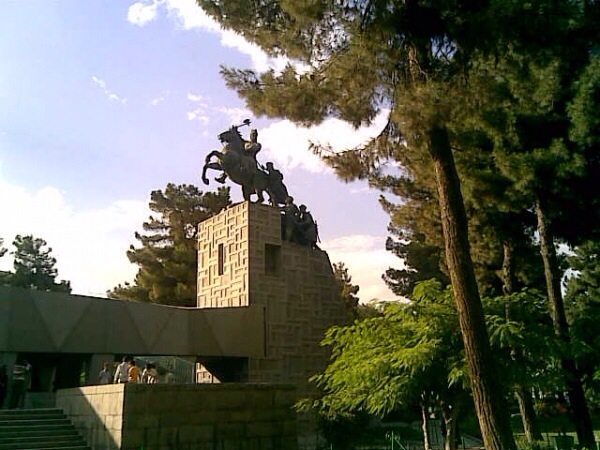 مجموعه باغ موزه نادری