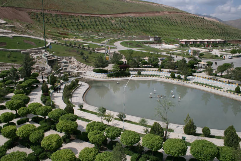 یئددی گوز نقده