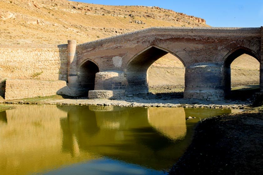 ممیند پلی تاریخی در ایران 