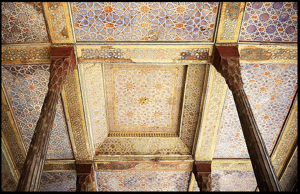 کاخ چهلستون اصفهان