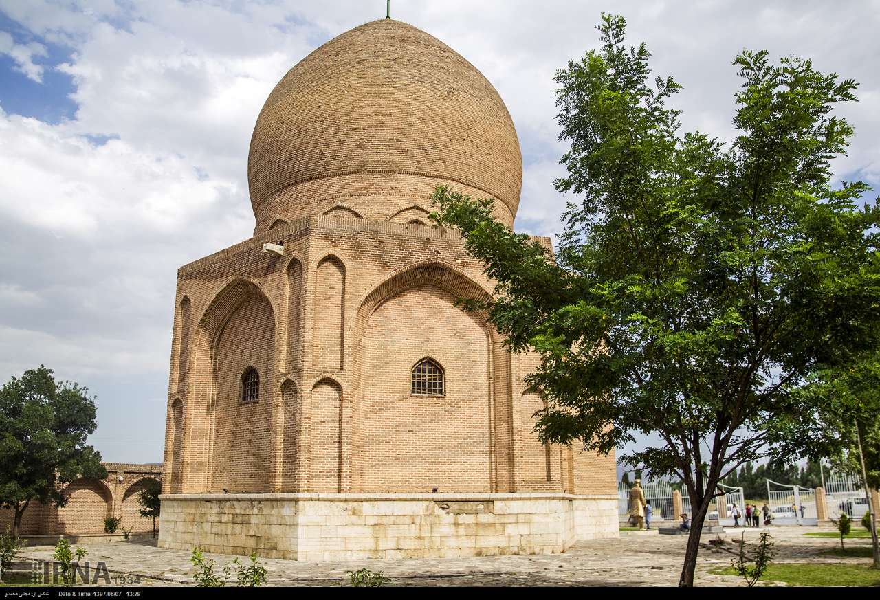 مقبره سید صدرالدین چالدران