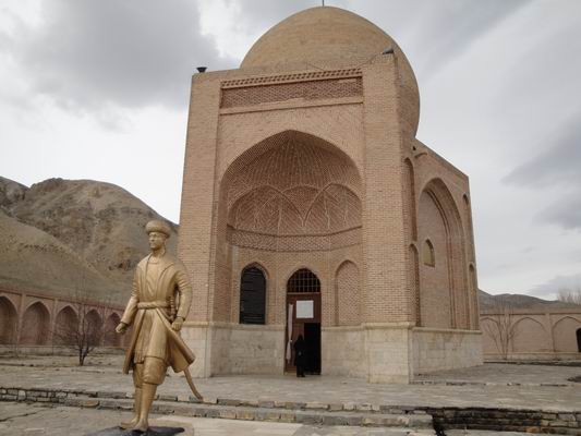 مقبره سید صدرالدین چالدران