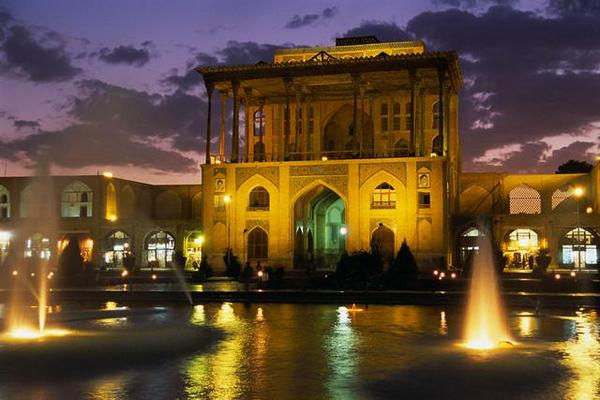 کاخ عالی قاپو