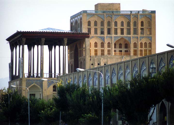 کاخ عالی قاپو