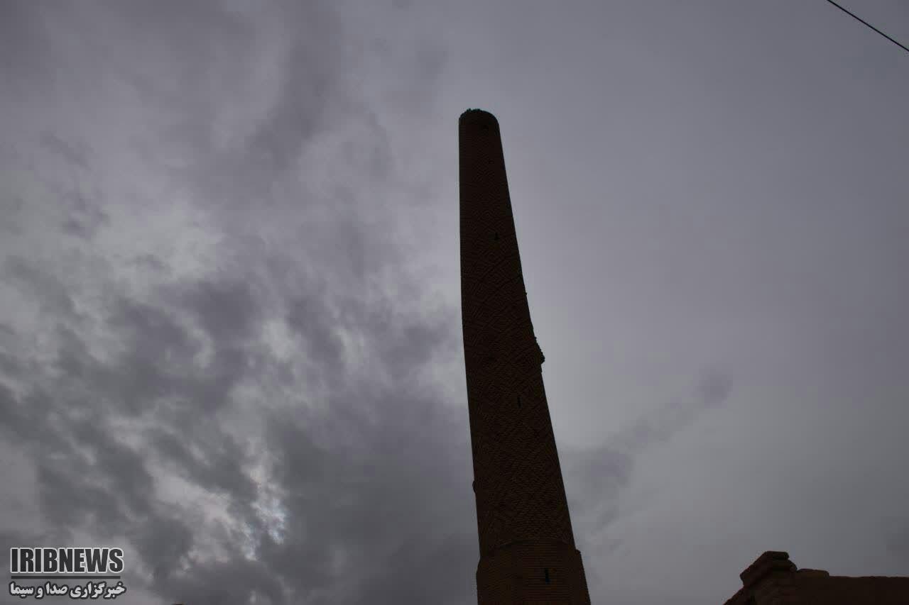مسجد و مناره سین برخوار