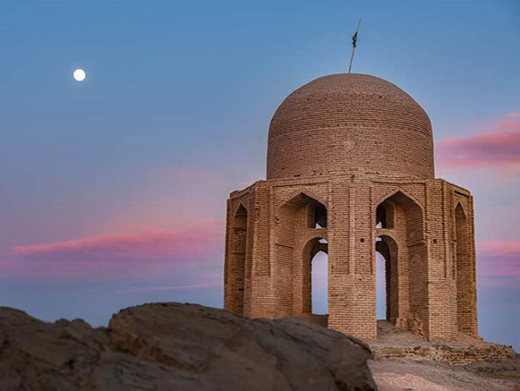 آرامگاه شاه فیروز سیرجان