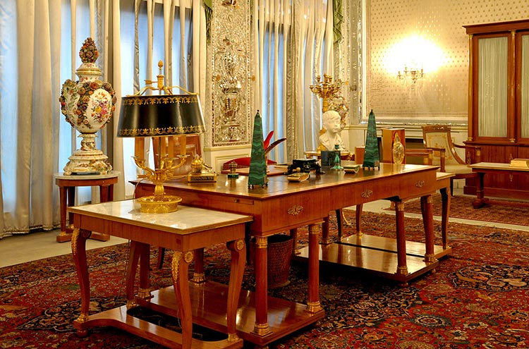 کاخ نیاوران