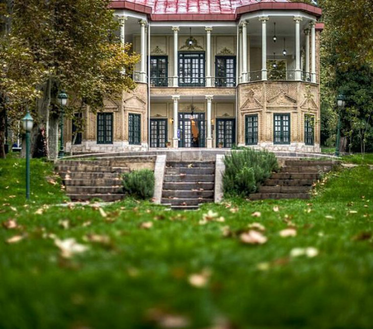 کاخ نیاوران