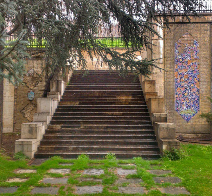 کاخ نیاوران