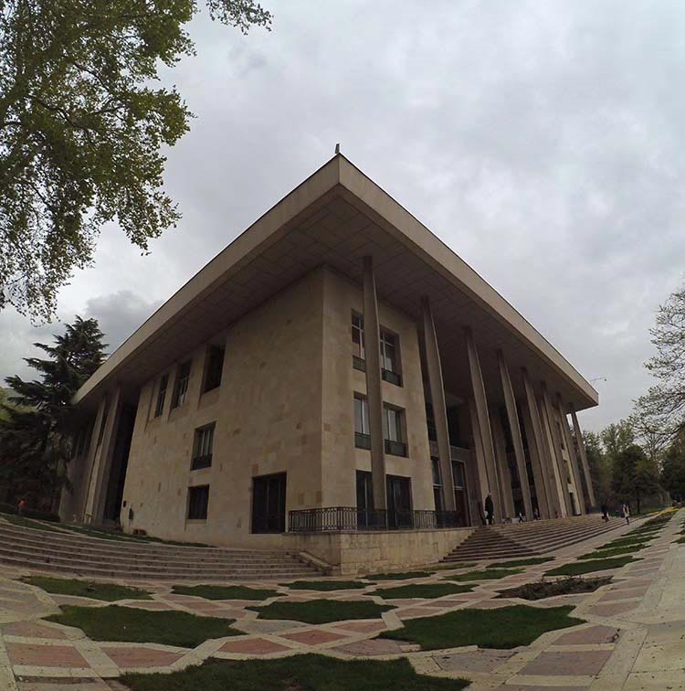 کاخ نیاوران