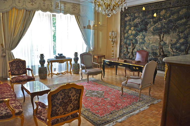 کاخ نیاوران