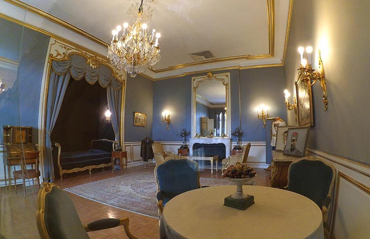 کاخ نیاوران