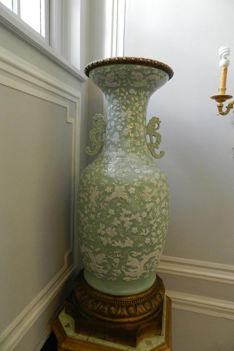 کاخ نیاوران