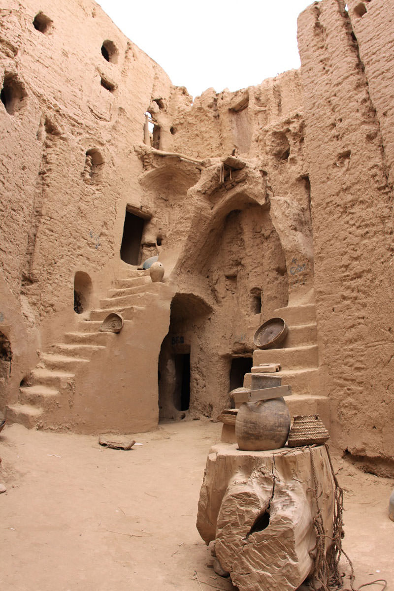 روستای بیاضه خور و بیابانک