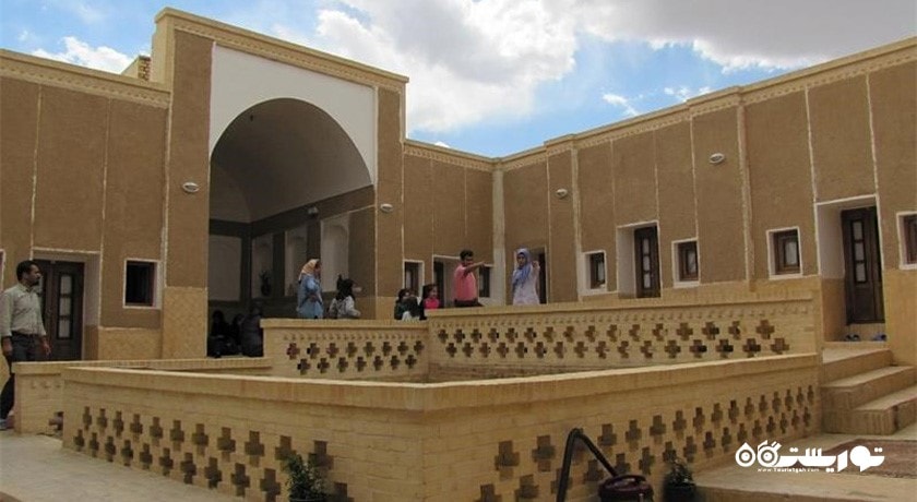 روستای بیاضه خور و بیابانک
