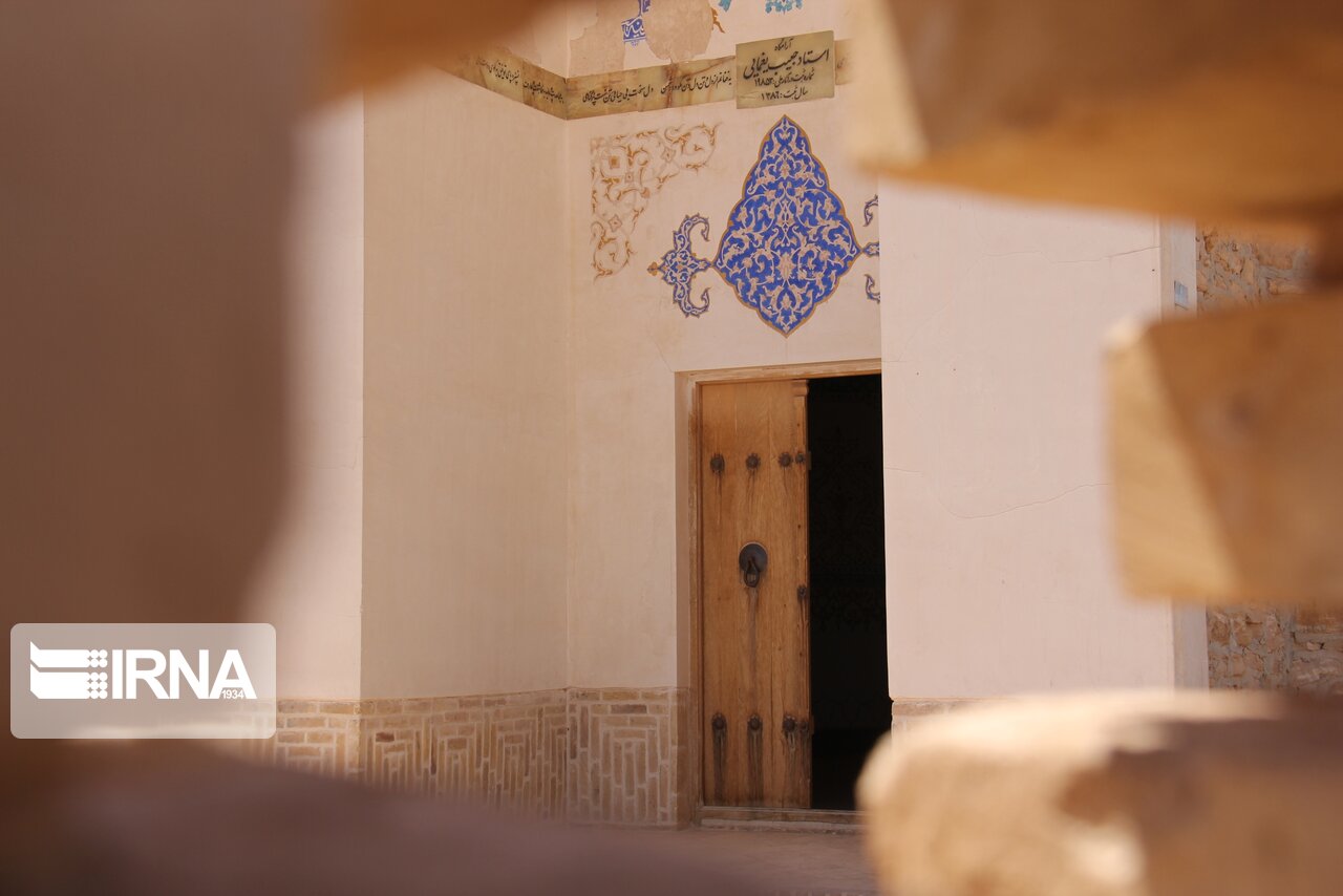 آرامگاه حبیب یغمایی