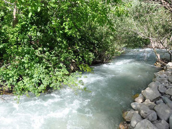 چشمه بابا زرنگ کمه