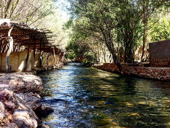 چشمه شش پیر سپیدان