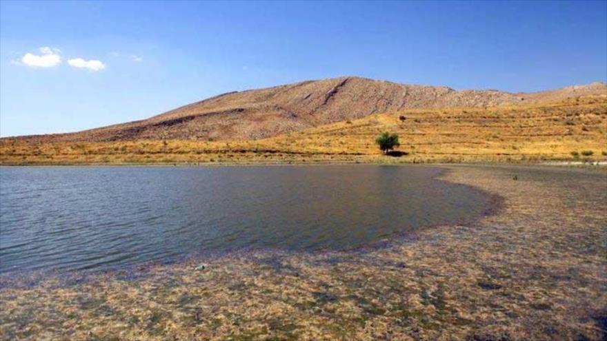 چشمه شش پیر سپیدان