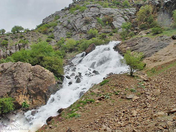 آبشار پشندگان پشتکوه