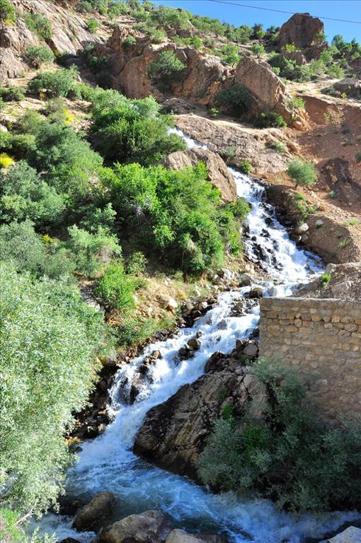 آبشار پشندگان پشتکوه