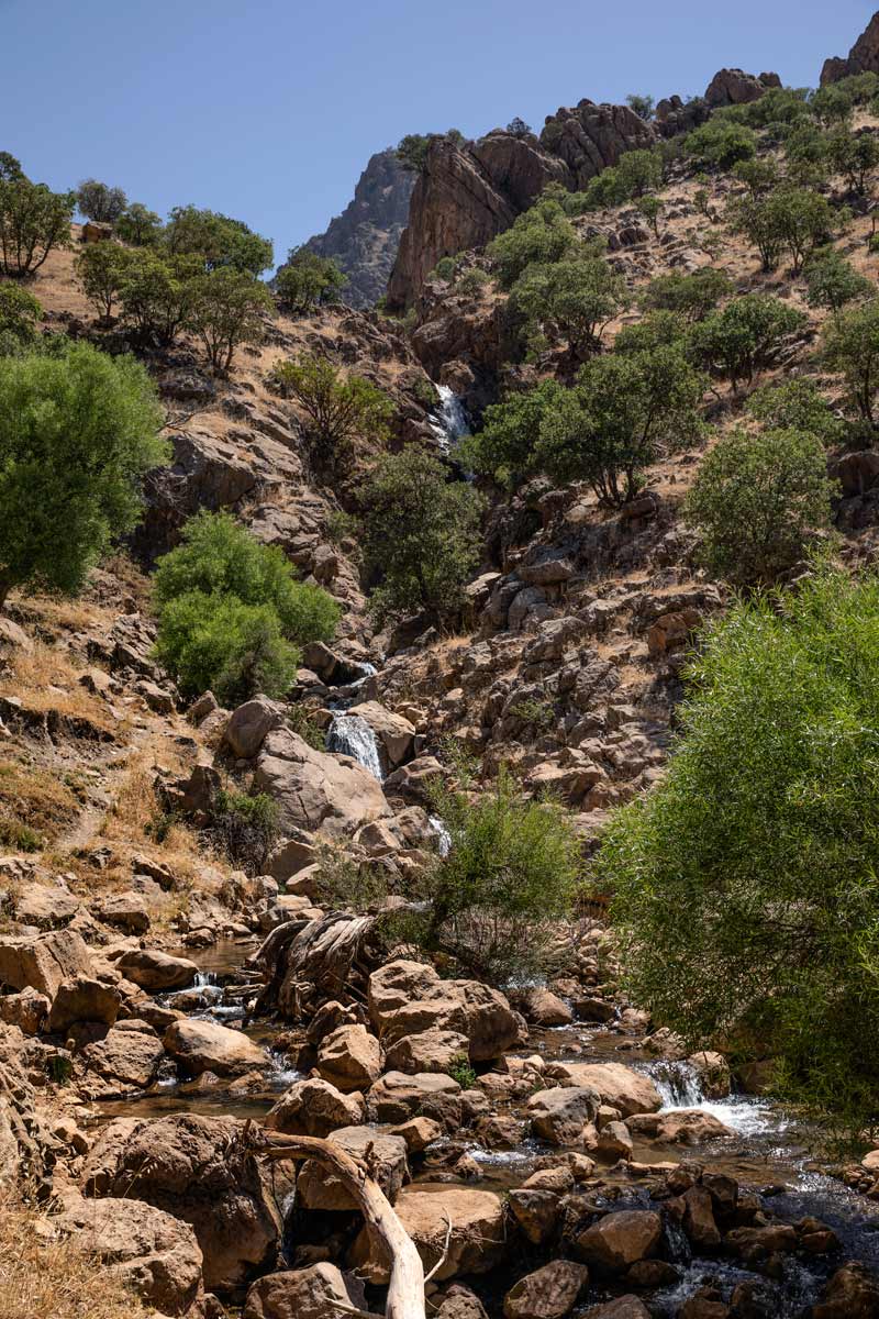  کاکارضا آبشاری دیدنی در لرستان