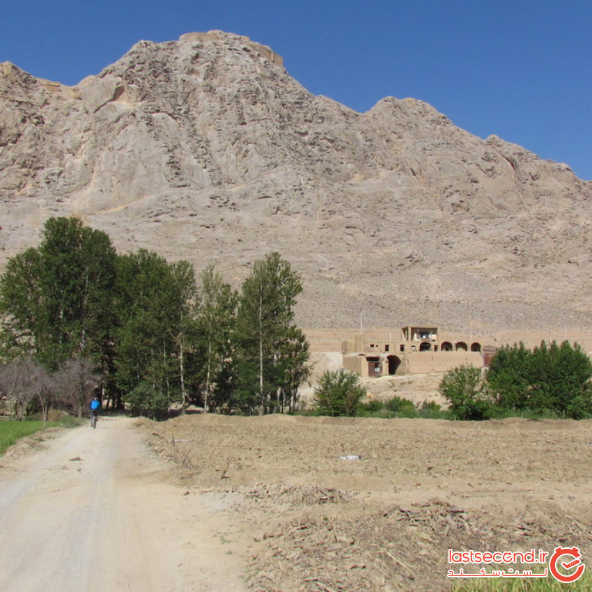 غارهای قلعه بزی مبارکه