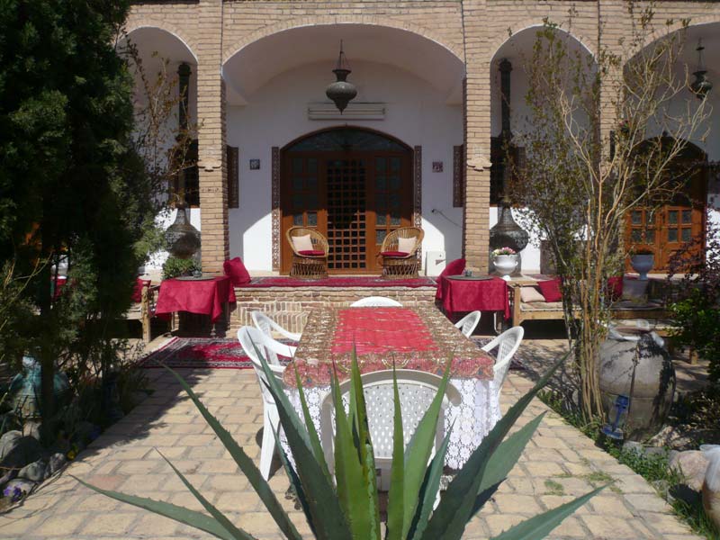 خانه رهگشای بادرود