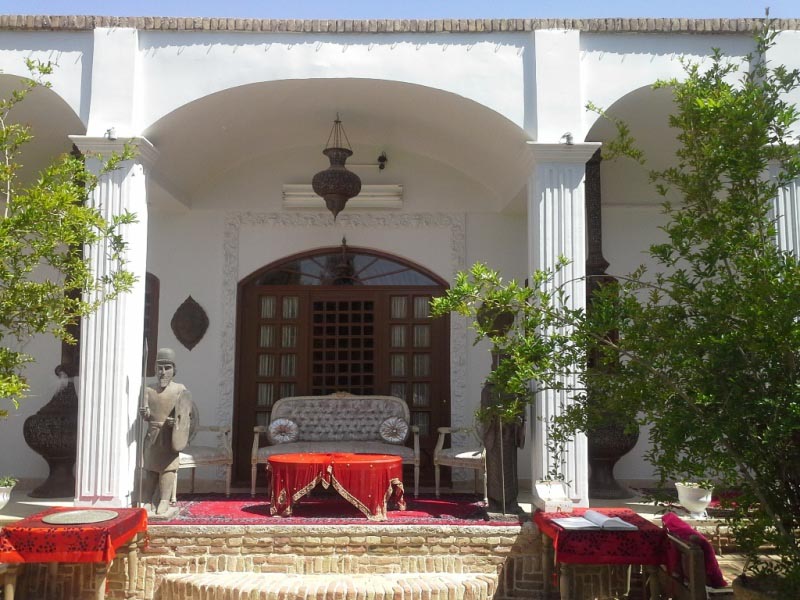 خانه رهگشای بادرود