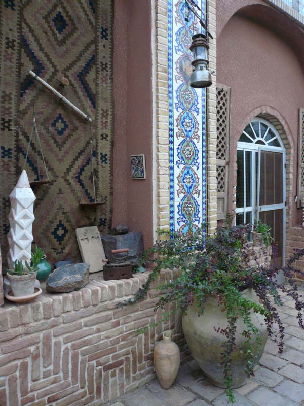 خانه رهگشای بادرود