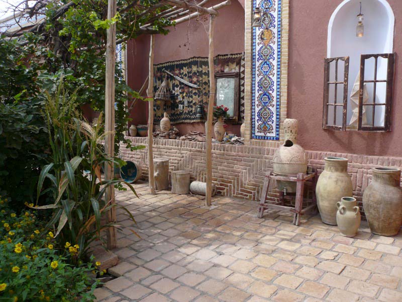خانه رهگشای بادرود
