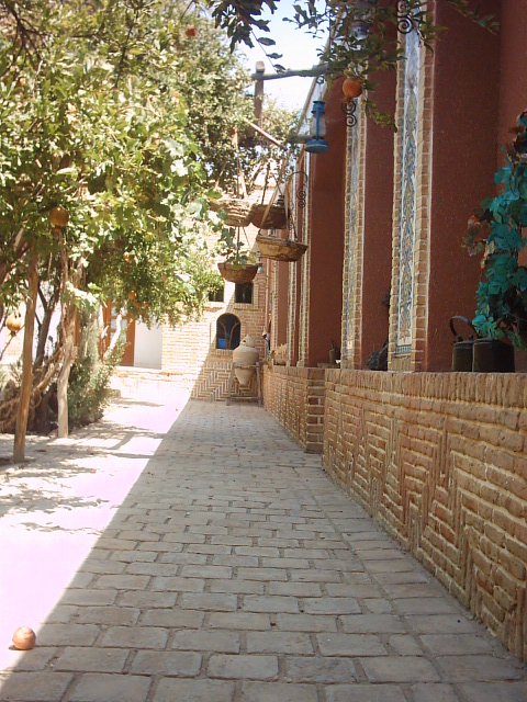 خانه رهگشای بادرود