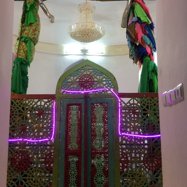 آرامگاه کاوه آهنگر