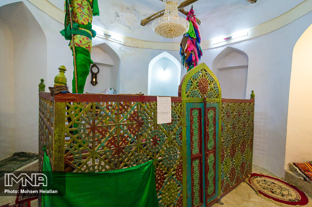 آرامگاه کاوه آهنگر