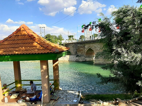 پارک ساحلی گلپایگان