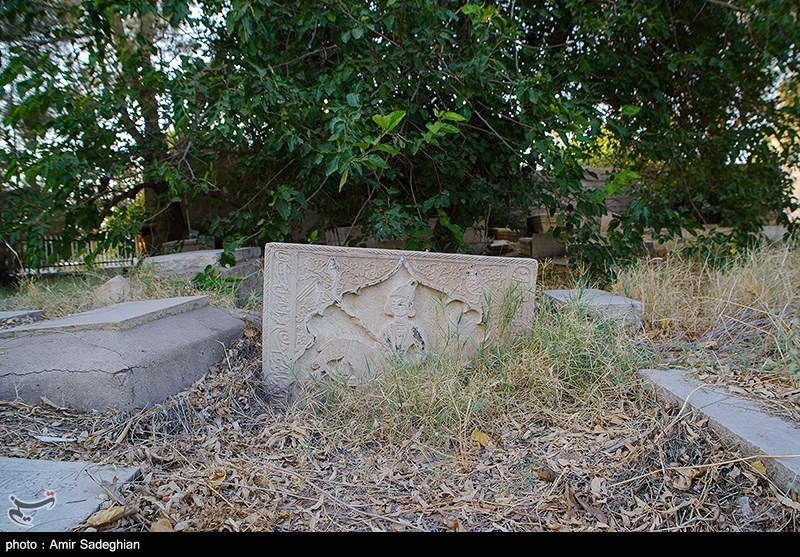 از قبرستان دارالسلام شیراز چه می‌دانید؟ 