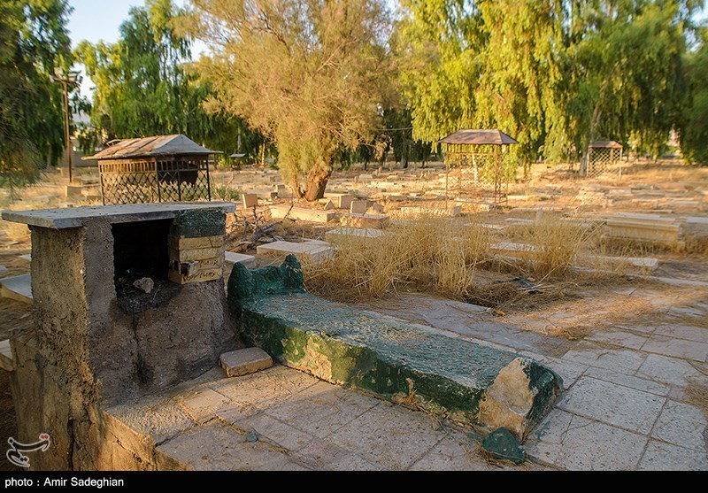 قبرستان دارالسلام شیراز