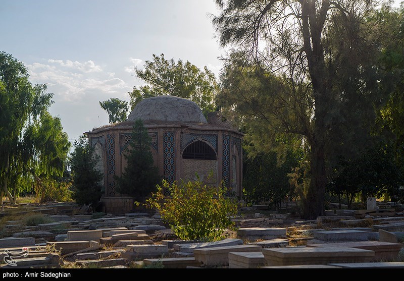 قبرستان دارالسلام شیراز
