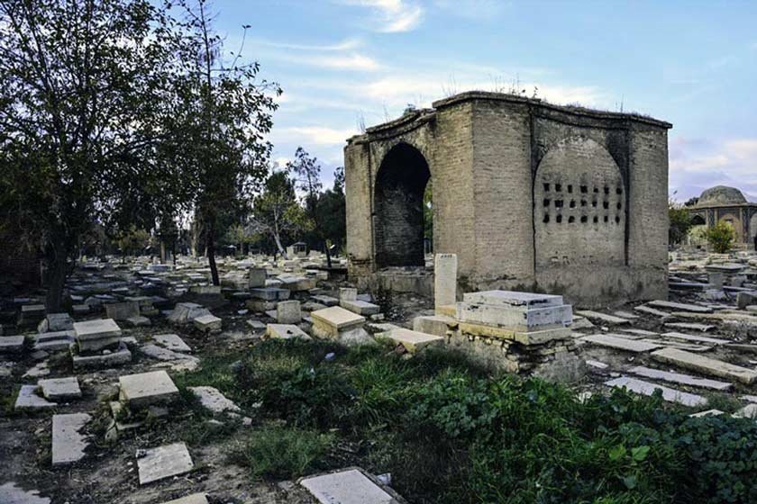 قبرستان دارالسلام شیراز