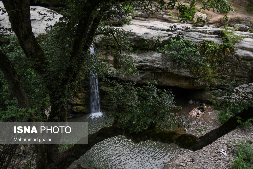 آبشار ساسنگ مینودشت مقصدی مناسب برای گردشگری 