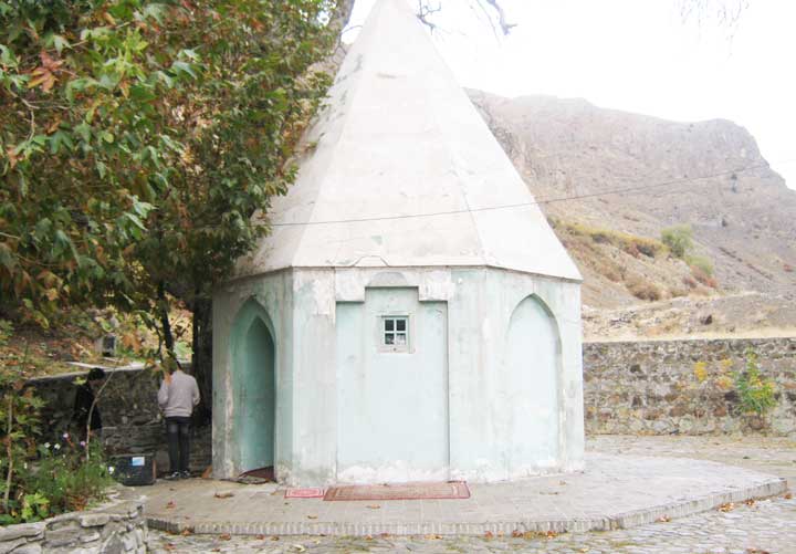 امامزاده حمزه مبارک آباد دماوند