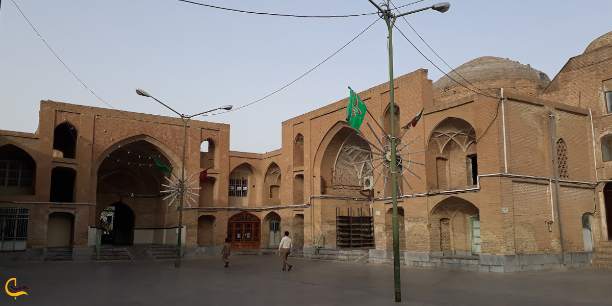 مسجد سرخ ساوه