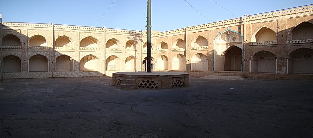 حسینیه بزرگ و کوچک زواره