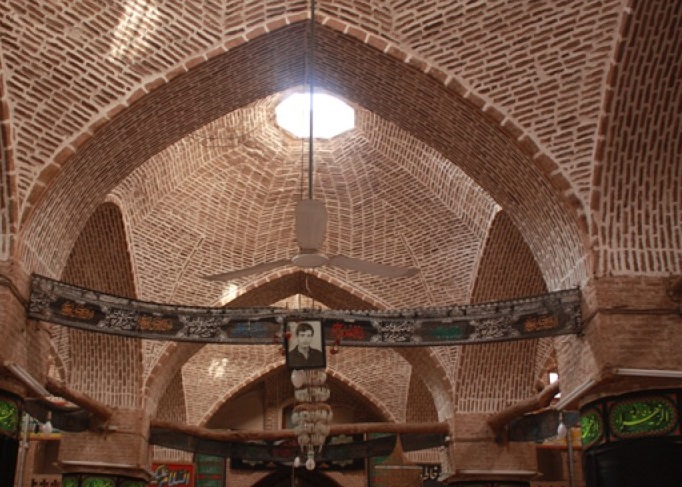 حسینیه بزرگ و کوچک زواره